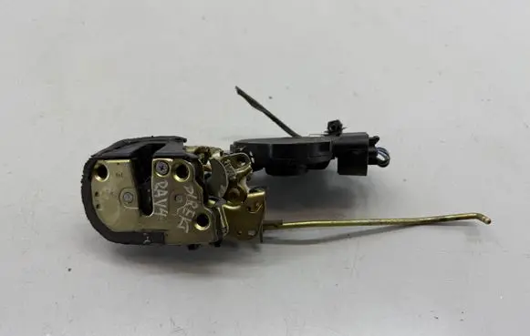 Toyota RAV 4 (XA20) Front door lock