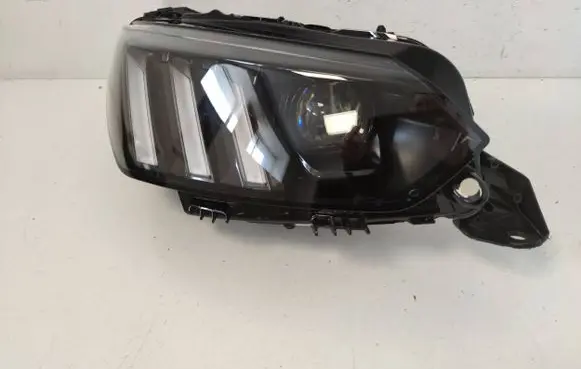 Peugeot 208 Headlight/headlamp 9850177480 L822459