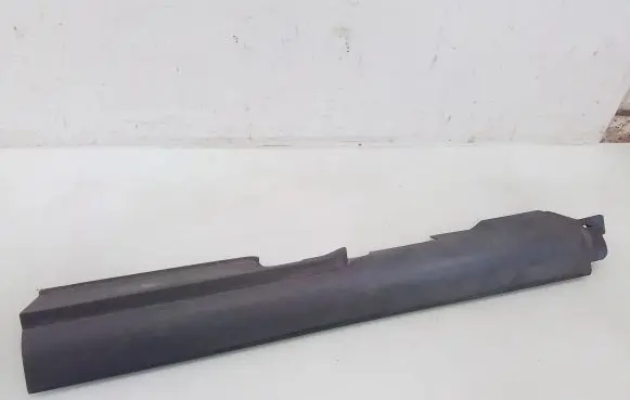 Mitsubishi Colt Front sill trim cover MR951652ZZ