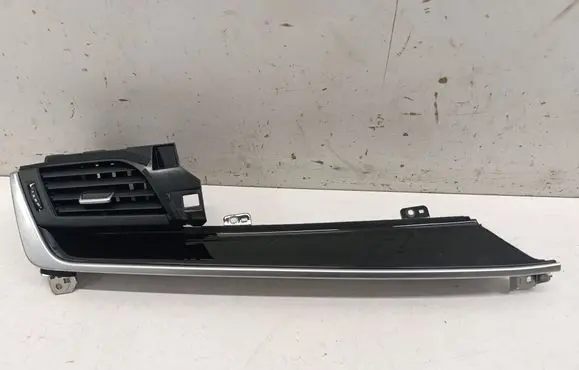 Nissan Qashqai J12 Panel trim 687616UA1A 684116UA0B
