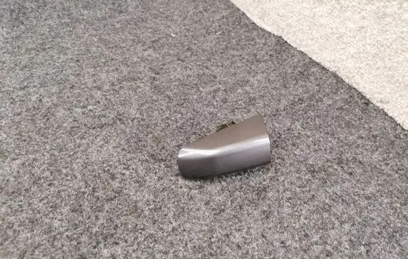 Land Rover Discovery 5 Front door handle cover BJ32224A44