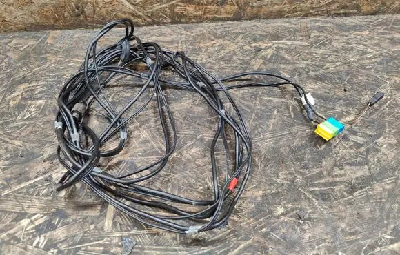 Maserati Coupe CD changer wiring 210030