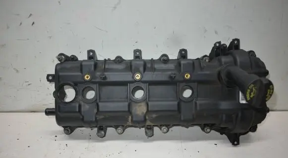 Chrysler Town u0026 Country V Rocker cam cover 05184069AK