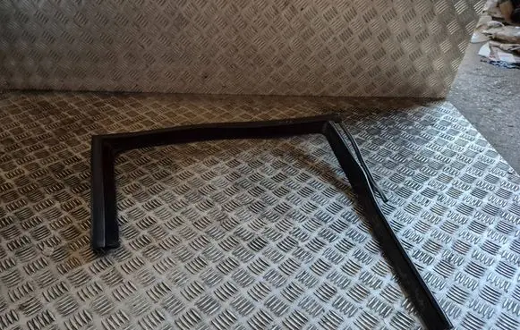 Seat Leon (1P) Rubber seal rear door window/glass