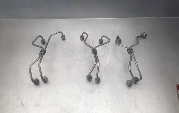 Volvo V60 Fuel injector supply line/pipe 