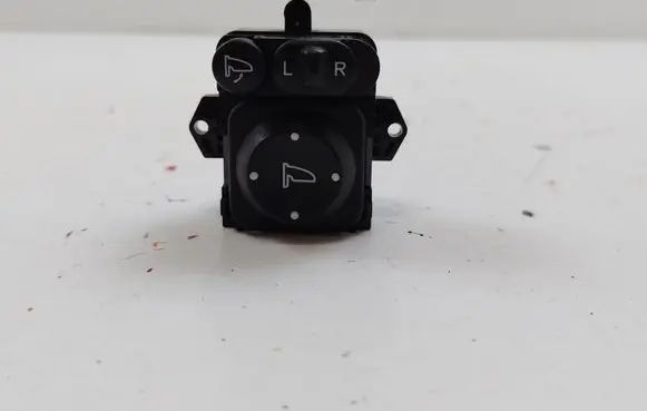 Honda CR-V Wing mirror switch NH167L