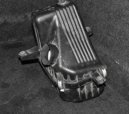 Suzuki Grand Vitara II Air filter box