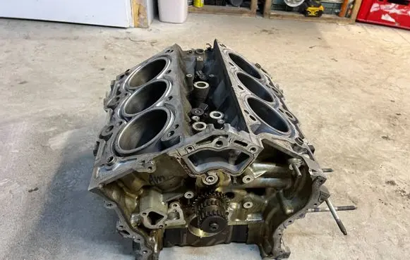 Chrysler Town u0026 Country V Engine block P05184464AF 05184464AF