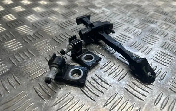 BYD Seal Front door lower hinge 620613