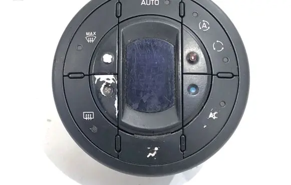 Renault Espace IV Interior fan control switch 8200028447A