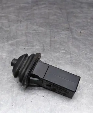 BMW 6 E63 E64 Fuel tank cap lock 8228939
