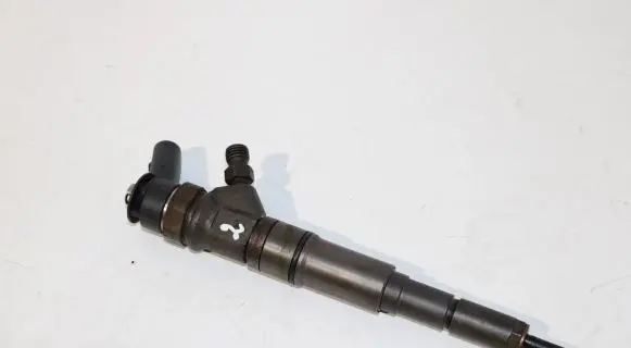 BMW 5 E60 E61 Fuel injector 7794435 0445110209