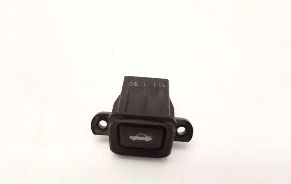Tailgate opening switch