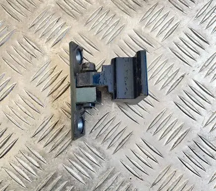 BMW 5 E60 E61 Rear door upper hinge 7068087