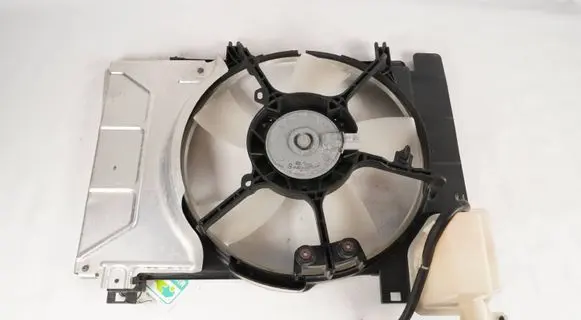 Toyota Verso-S Electric radiator cooling fan