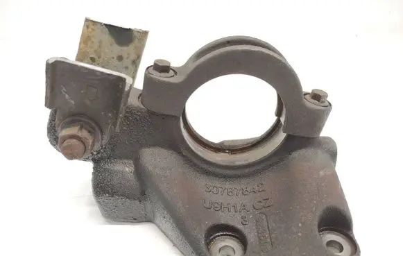 Volvo V70 Driveshaft support bearing bracket 30787842