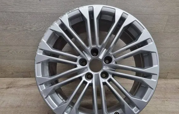 Audi A4 S4 B9 8W R18 alloy rim 8W0601025AJ