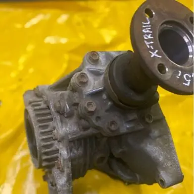 Nissan X-Trail T30 Gearbox transfer box case 