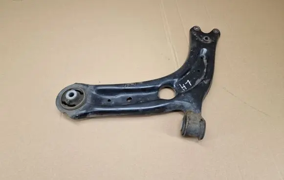 Volkswagen PASSAT B8 Front lower control arm/wishbone 3Q0407153B