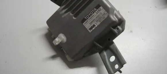 Toyota Corolla E120 E130 Power steering control unit/module 8965002010