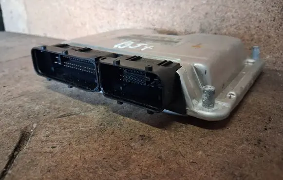Volkswagen PASSAT B5.5 Engine control unit/module 038906019GS 28SA5627 0281010940