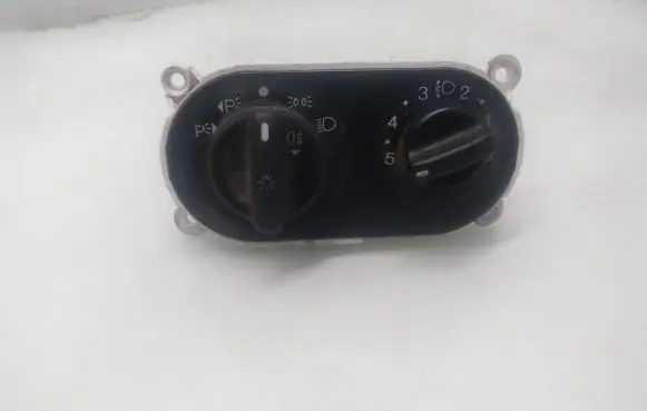 Ford Mondeo MK I Light switch 93BB13K196AD