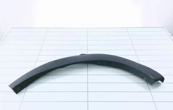 Fender trim (molding)