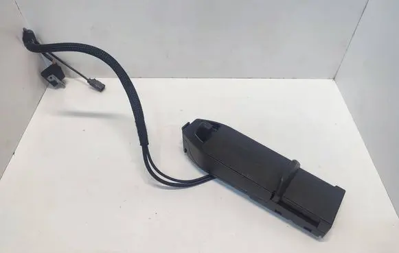 BMW 3 F30 F35 F31 Wireless charging module 84106840126 84106830808 84109391200
