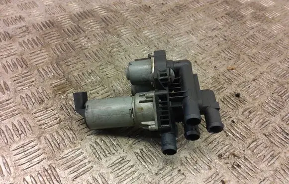 Mercedes-Benz CL C215 Coolant heater control valve 2208300084