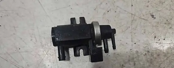 Mercedes-Benz B W245 Turbo solenoid valve A0051535528 70078200