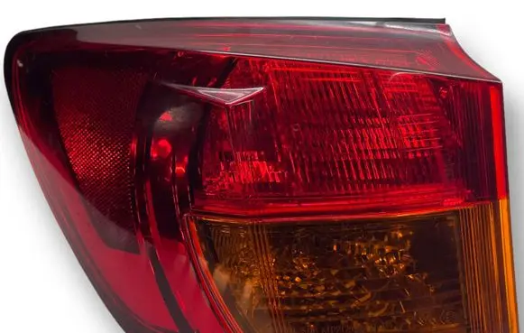 Lexus IS 220D-250-350 Rear/tail lights E111183