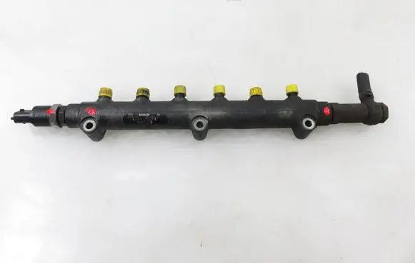 Volvo V70 Fuel main line pipe 8658252 0445215010