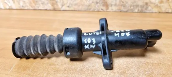 Clutch slave cylinder