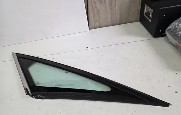 Ford Galaxy Front door vent window glass four-door EM2BU29711A