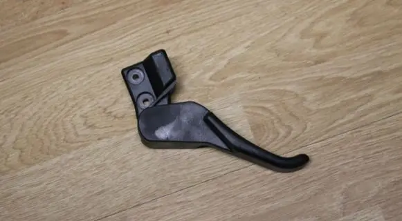 Volkswagen PASSAT B5.5 Engine bonnet (hood) release handle 3B1823533