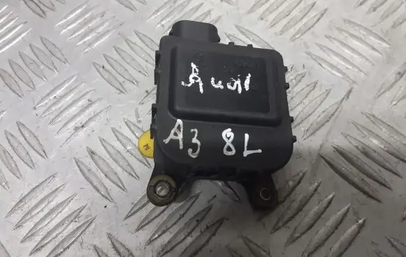 Audi A3 S3 8L Central body control module 8D2820511C