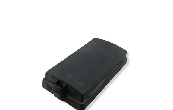 Volkswagen PASSAT B8 Fuse box cover 5Q0937132B