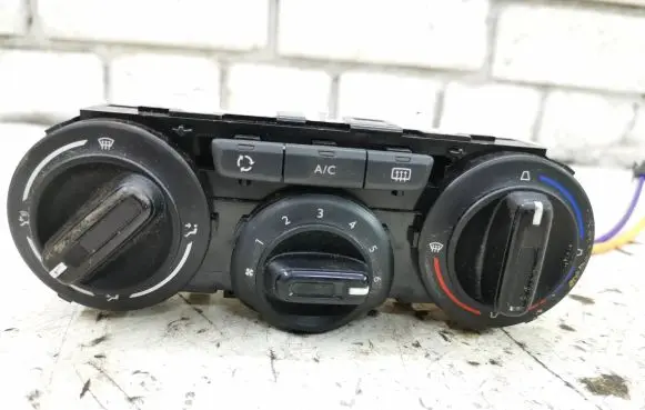 Citroen C3 Climate control unit E1063071