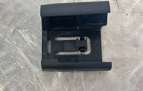 Porsche Macan (95B) Front passenger seat rail trim 7P5881463B