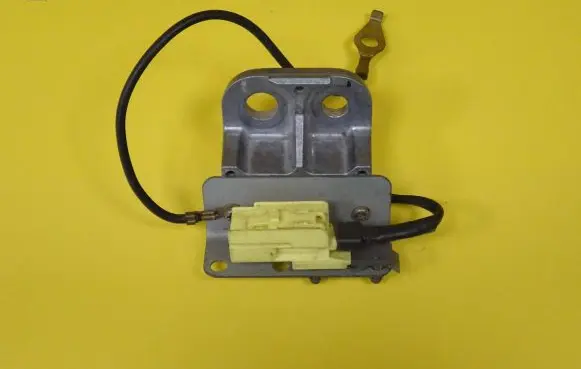 Nissan Primera Airbag deployment crash/impact sensor