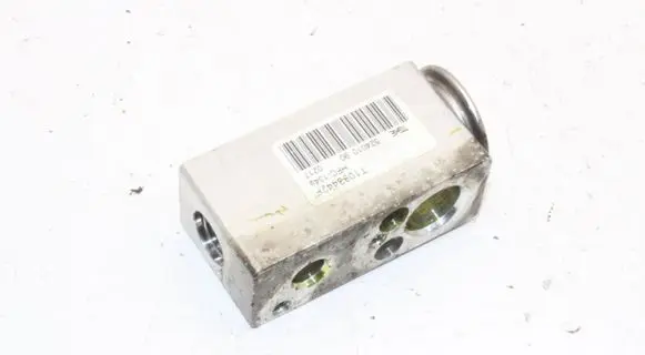 Renault Trafic III (X82) Air conditioning (A/C) expansion valve T1033442F