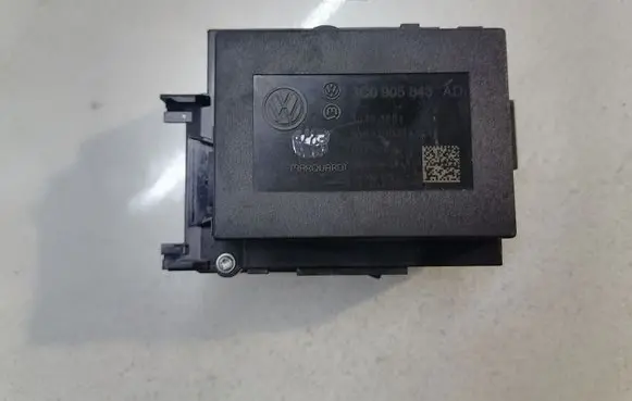 Volkswagen PASSAT B7 Ignition lock 3C0905843AD