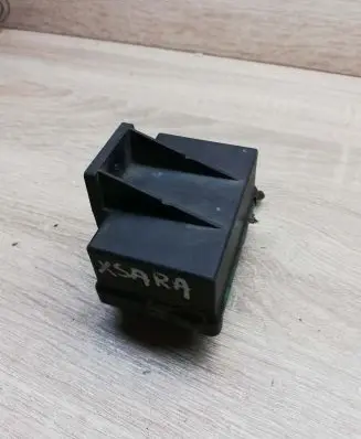 Citroen Xsara Glow plug pre-heat relay 73506802