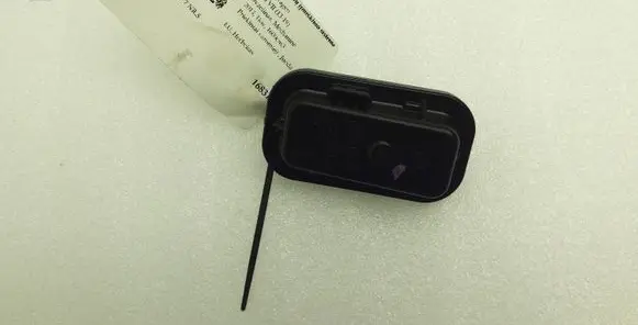 Volkswagen Golf VII Fuel pressure regulator 5Q0127242B