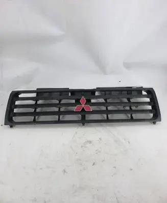 Mitsubishi Pajero Front grill