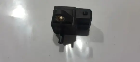 BMW 5 E39 Air pressure sensor 2244674