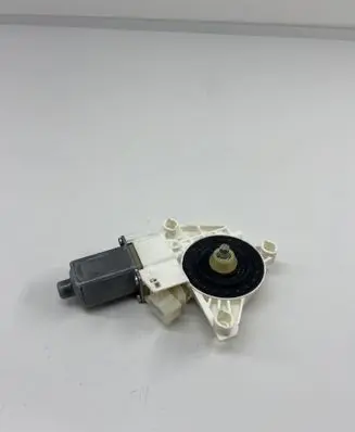 Mercedes-Benz ML W166 Front door window regulator motor A1669060201