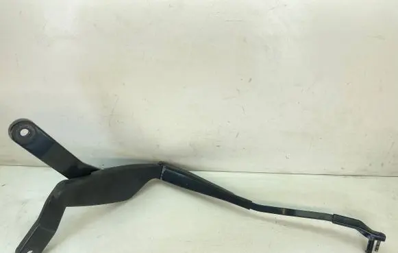 Mercedes-Benz C W204 Front wiper blade arm A2048201544