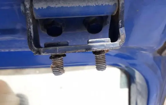 Mitsubishi Space Star Tailgate/trunk/boot hinge