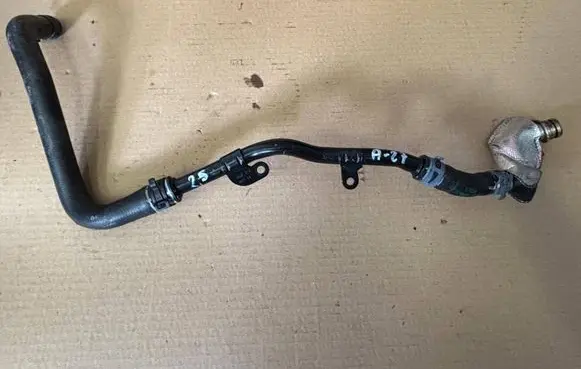 Volkswagen Arteon Engine coolant pipe/hose 06K121085M